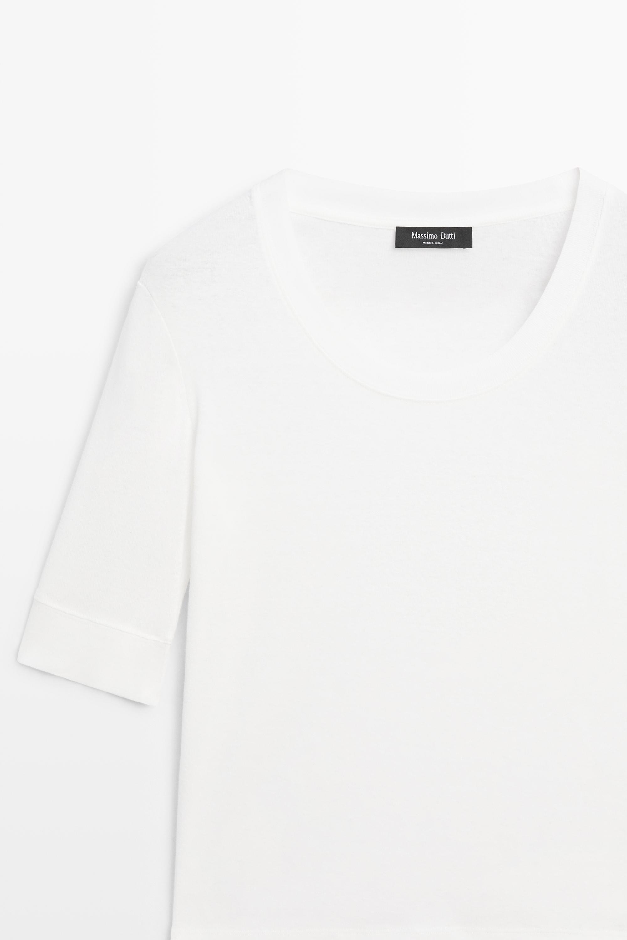 100% cotton scoop neck T-shirt
